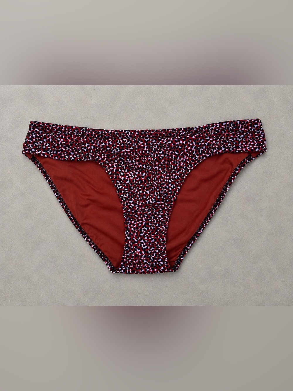 Amazon Essentials Women's Ruched Side
Tab Full Coverage Bikini Bottoms - Size XL